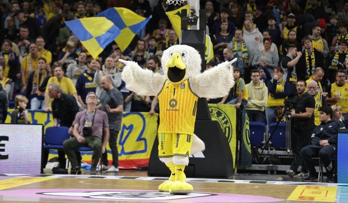 Maskottchen Albatros Einzelbild Freisteller Aktion Basketball BBL Bundesliga Herren 15. Spieltag Saison 2025 2026 11.01.2026 ALBA Berlin vs MLP Academics Heidelberg