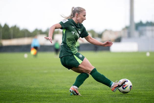 Thea Bjelde (VfL Wolfsburg, 02) am Ball, MLT, VfL Wolfsburg vs PSV Eindhoven, Fussball Frauen Testspiel, Trainingslager, Saison 2025 2026, 11.01.2026 MLT, VfL Wolfsburg vs PSV Eindhoven, Fussball Frauen Testspiel, Trainingslager, Saison 2025 2026, 11.01.2026 Attard Copyright: xEibner-Pressefoto Memmlerx EP_MMR