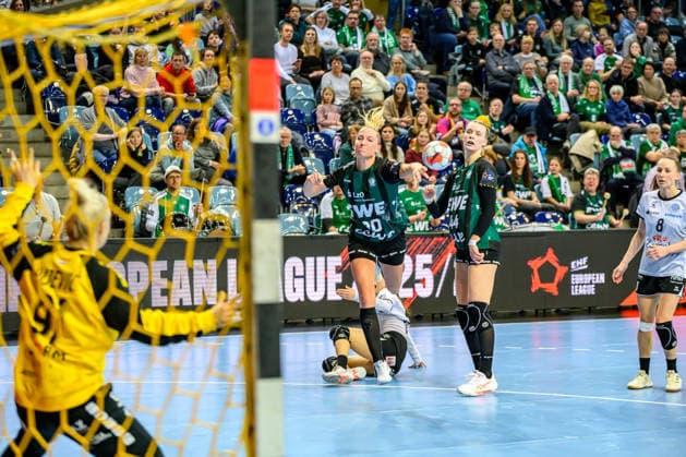Handball Frauen EHF European League (EL) Women Gruppenphase Saison 2025 2026 VfL Oldenburg vs. HC Lokomotiva Zagreb 10.01.2026 Behrend, Jenny (30, VfL Oldenburg) beim Wurf, Sprung
