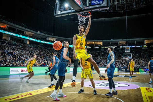 Basketball Berlin 11.01.2026 Saison 2025 2026 EasyCredit BBL 1. Bundesliga Männer, Herren Alba Berlin - MLP Academics Heidelberg Norris Agbakoko (Alba Berlin, No.17)