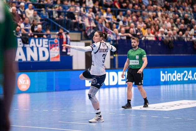 HSG Blomberg-Lippe (GER) vs. Chambray Touraine Handball (FRA), Handball, EHF European League Women, Gruppenphase, 11.1.2026, Saision 2025 2026, Lemgo Jovana Stoiljkovic (Chambray Touraine Handball, 33) bei einem 7-Meter Wurf Lemgo Phoenix Contact Arena Deutschland