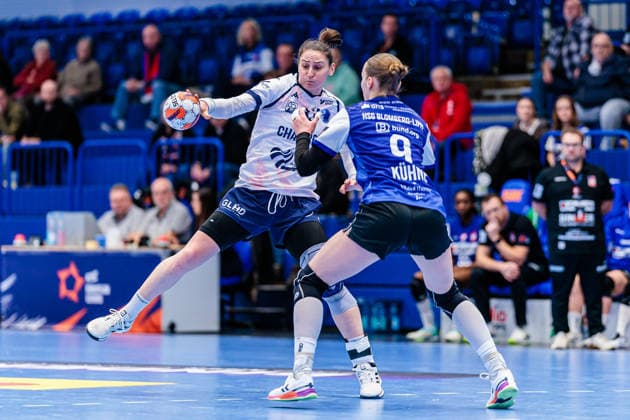 v.l. Jovana Stoiljkovic (Chambray Touraine Handball, 33), Nieke Kuehne (HSG Blomberg-Lippe, 09) GER, HSG Blomberg-Lippe (GER) vs. Chambray Touraine Handball (FRA), Handball, EHF European League Women, Gruppenphase, 11.01.2026 GER, HSG Blomberg-Lippe (GER) vs. Chambray Touraine Handball (FRA), Handball, EHF European League Women, Gruppenphase, 11.01.2026 Lemgo Copyright: xEibner-Pressefoto JanxRollingerx EP_JSK