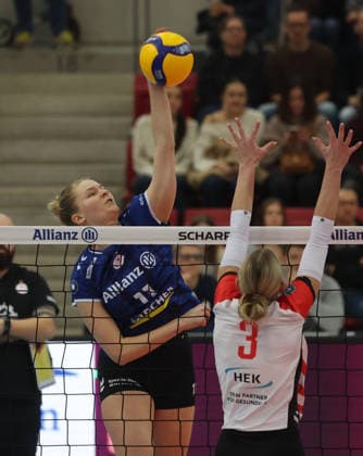 Stuttgart , Volleyball Bundesliga Allianz MTV Stuttgart vs. ETV Hamburger Volksbank Volleys, Pauline Martin ( Stuttgart )