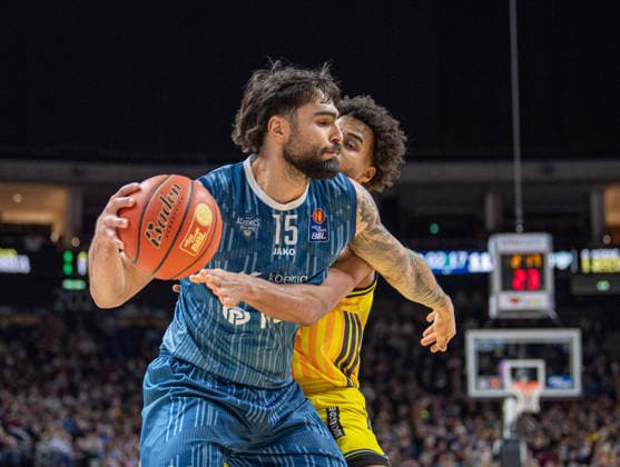 Basketball, Herren, Saison 2025 2026, easyCredit BBL (15. Spieltag), Alba Berlin - MLP Academics Heidelberg, v.l. Marcel Keßen (Heidelberg), Norris Agbakoko (Alba), 11.01.2026, Copyright: xSebastianxRäppold MatthiasxKochx