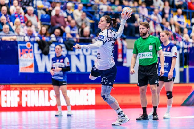 Jovana Stoiljkovic (Chambray Touraine Handball, 33) beim Siebenmeter 7 Meter Wurf GER, HSG Blomberg-Lippe (GER) vs. Chambray Touraine Handball (FRA), Handball, EHF European League Women, Gruppenphase, 11.01.2026 GER, HSG Blomberg-Lippe (GER) vs. Chambray Touraine Handball (FRA), Handball, EHF European League Women, Gruppenphase, 11.01.2026 Lemgo Copyright: xEibner-Pressefoto JanxRollingerx EP_JSK