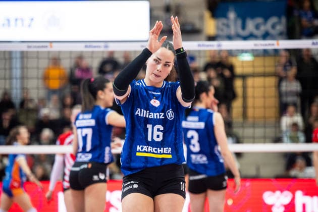 Mikala Mogensen (Allianz MTV Stuttgart, 16) - Applaus, Freude GER, Allianz MTV Stuttgart - ETV Hamburger Volksbank Volleys, Volleyball Bundesliga, VBL, Spielzeit 2025 2026, 11.01.2026 GER, Allianz MTV Stuttgart - ETV Hamburger Volksbank Volleys, Volleyball Bundesliga, VBL, Spielzeit 2025 2026, 11.01.2026 Stuttgart Copyright: xSandyxDinkelackerx EP_SDR