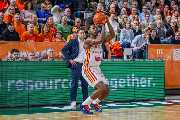 1. Basketball Bundesliga, easyCredit BBL, Saison 2025 2026, Herren, Hauptrunde, 15. Spieltag, 11.01.2026, RASTA Vechta - Fitness First Würzburg Baskets Johnathan Stove ( 22 - Fitness First Würzburg Baskets) beim Jumpshot Vechta RASTA Dome Niedersachsen Deutschland