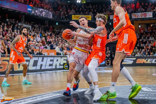 1. Basketball Bundesliga, easyCredit BBL, Saison 2025 2026, Herren, Hauptrunde, 15. Spieltag, 11.01.2026, RASTA Vechta - Fitness First Würzburg Baskets Brae Ivey ( 11 - Fitness First Würzburg Baskets) in Aktion Vechta RASTA Dome Niedersachsen Deutschland