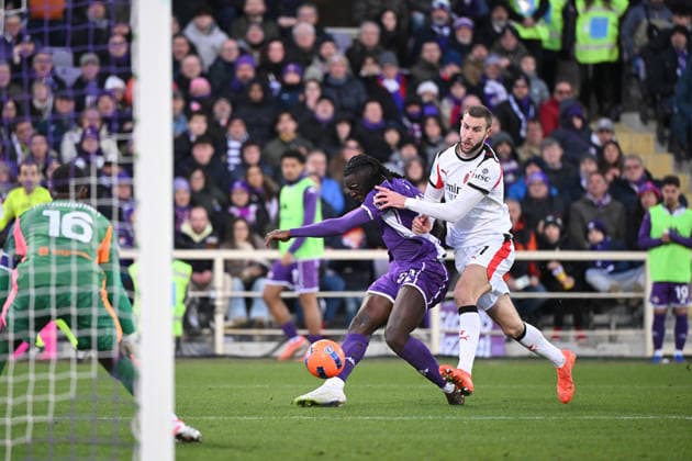 January 11, 2026, Florence, Italy: Fiorentina s foward Moise Kean (C) in action against Milan s forward Christian Pulisic (R) and Milan s goalkeeper Mike Maignan (L) during the Italian serie A soccer match ACF Fiorentina vs AC Milan at Artemio Franchi Stadium in Florence, Italy, 11 January 2026.ANSA CLAUDIO GIOVANNINI. Serie A: Fiorentina - Milan  - ZUMAa110 20260111_zaf_a110_030 Copyright: xClaudioxGiovanninix