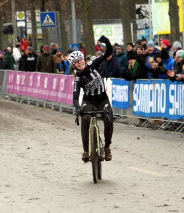 lsb - Radsport - Cyclo Cross - Deutsche Meisterschaften in Bensheim - 10. und 11.01.2026 - Saison 2025-2026 - Bensheim v. l. Judith Krahl Rose Racing Team Siegerin Elite Damen Aktion, Einzelbild, -