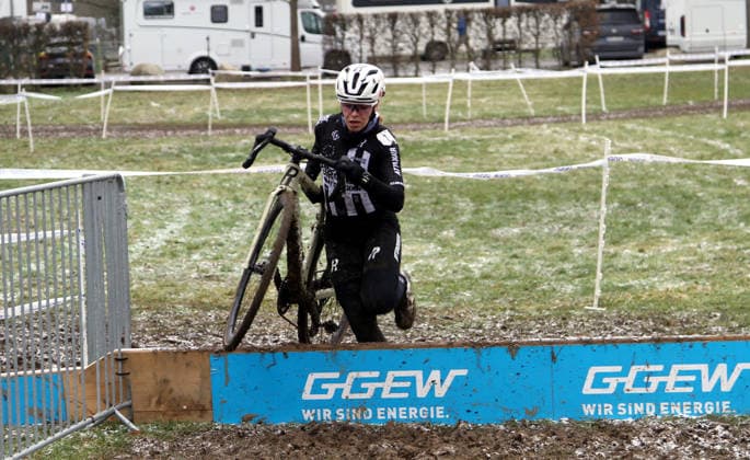 lsb - Radsport - Cyclo Cross - Deutsche Meisterschaften in Bensheim - 10. und 11.01.2026 - Saison 2025-2026 - Bensheim v. l. Judith Krahl Rose Racing Team Siegerin Elite Damen in den Hürden Aktion, Einzelbild, -