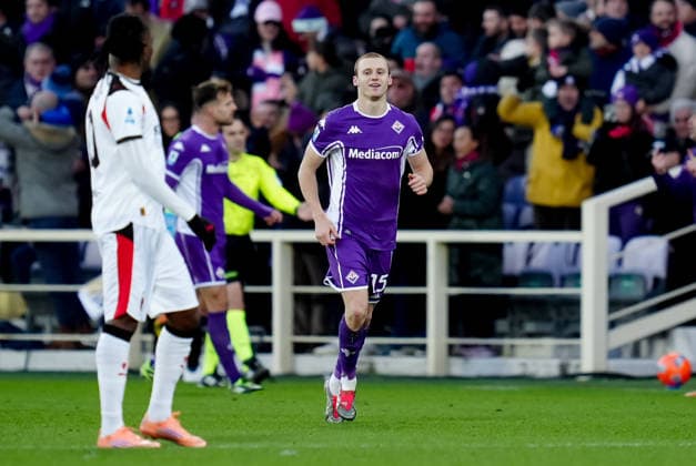 ACF Fiorentina v AC Milan - Serie A Enilive Pietro Comuzzo of ACF Fiorentina celebrates after scoring first goal during the serie Serie A Enilive match between ACF Fiorentina and AC Milan at Stadio Artemio Franchi on January 11, 2026 in Florence, Italy Florence Stadio Artemio Franchi Florence Italy Copyright: xGiuseppexMaffiax 260111SERIEA_Fiorentina-Milan_GM_05900
