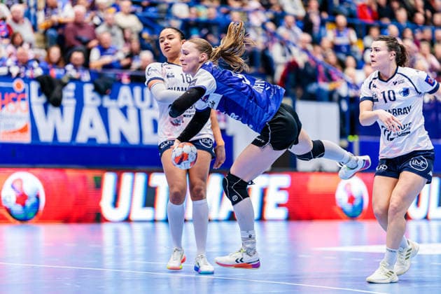 v.l. Ylana Richard (Chambray Touraine Handball, 16), Nieke Kuehne (HSG Blomberg-Lippe, 09), Lucie Modenel (Chambray Touraine Handball, 10) GER, HSG Blomberg-Lippe (GER) vs. Chambray Touraine Handball (FRA), Handball, EHF European League Women, Gruppenphase, 11.01.2026 GER, HSG Blomberg-Lippe (GER) vs. Chambray Touraine Handball (FRA), Handball, EHF European League Women, Gruppenphase, 11.01.2026 Lemgo Copyright: xEibner-Pressefoto JanxRollingerx EP_JSK