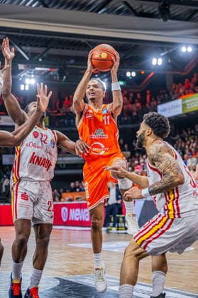 1. Basketball Bundesliga, easyCredit BBL, Saison 2025 2026, Herren, Hauptrunde, 15. Spieltag, 11.01.2026, RASTA Vechta - Fitness First Würzburg Baskets Alonzo Verge ( 11 - RASTA Vechta) in Aktion Vechta RASTA Dome Niedersachsen Deutschland