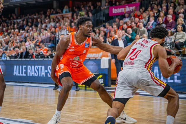 1. Basketball Bundesliga, easyCredit BBL, Saison 2025 2026, Herren, Hauptrunde, 15. Spieltag, 11.01.2026, RASTA Vechta - Fitness First Würzburg Baskets TJ Bamba ( 5 - RASTA Vechta) in Aktion Vechta RASTA Dome Niedersachsen Deutschland