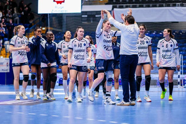 Die Mannschaft von Chambray Touraine Handball jubelt freut sich nach 25:26 Sieg GER, HSG Blomberg-Lippe (GER) vs. Chambray Touraine Handball (FRA), Handball, EHF European League Women, Gruppenphase, 11.01.2026 GER, HSG Blomberg-Lippe (GER) vs. Chambray Touraine Handball (FRA), Handball, EHF European League Women, Gruppenphase, 11.01.2026 Lemgo Copyright: xEibner-Pressefoto JanxRollingerx EP_JSK