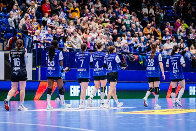 Die Mannschaft von HSG Blomberg-Lippe ist enttaeuscht traurig nach 25:26 Niederlage GER, HSG Blomberg-Lippe (GER) vs. Chambray Touraine Handball (FRA), Handball, EHF European League Women, Gruppenphase, 11.01.2026 GER, HSG Blomberg-Lippe (GER) vs. Chambray Touraine Handball (FRA), Handball, EHF European League Women, Gruppenphase, 11.01.2026 Lemgo Copyright: xEibner-Pressefoto JanxRollingerx EP_JSK
