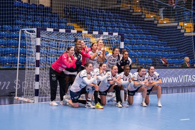 HSG Blomberg-Lippe (GER) vs. Chambray Touraine Handball (FRA), Handball, EHF European League Women, Gruppenphase, 11.1.2026, Saision 2025 2026, Lemgo Die Spielerinnen der Chambray Touraine Handball (FRA) jubeln nach dem Sieg (26:25) gegen die HSG Blomberg-Lippe (GER) Lemgo Phoenix Contact Arena Deutschland
