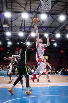 Barmer 2. Basketball Bundesliga ProA: Rheinstars Koeln vs. BBC Bayreuth, 11.01.26 Köln, 11.01.26 - Haris Hujic (RheinStars Köln, 10, SG), Nat Diallo (BBC Bayreuth, 8) während des Spiels der Barmer 2. Basketball Bundesliga ProA: Rheinstars Koeln vs. BBC Bayreuth in der Motor World in Köln. Copyright: xBEAUTIFULxSPORTS AxelxKohringx