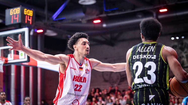 Barmer 2. Basketball Bundesliga ProA: Rheinstars Koeln vs. BBC Bayreuth, 11.01.26 Köln, 11.01.26 - Justin Onyejiaka (RheinStars Köln, 22, SF), Kevaughn Allen (BBC Bayreuth, 23, SG) während des Spiels der Barmer 2. Basketball Bundesliga ProA: Rheinstars Koeln vs. BBC Bayreuth in der Motor World in Köln. Copyright: xBEAUTIFULxSPORTS AxelxKohringx