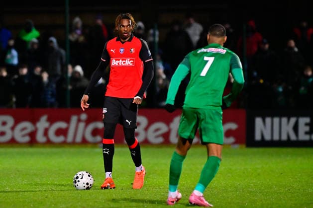 FOOTBALL : Chantilly vs Rennes - Coupe de France - 11 01 2026 Jeremy Jacquet ( 5 - Rennes ) and Joseph Evens ( 7 - Chantilly ) during the French Cup match between US Chantilly and Stade Rennais FC at Stade Pierre Brisson on January 11, 2026 in Beauvais, France. ( Photo by Federico Pestellini PSNewZ ) - BeauvaisFrance  Copyright: xFedericoxPestellinix