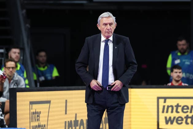 Svetislav Pesic (FC Bayern Basketball, Chef-Trainer), GER, FC Bayern Basketball vs. Telekom Baskets Bonn, Basketball, easycredit Basketball Bundesliga, 15. Spieltag, Saison 2025 2026, 11.01.2026, GER, FC Bayern Basketball vs. Telekom Baskets Bonn, Basketball, easycredit Basketball Bundesliga, 15. Spieltag, Saison 2025 2026, 11.01.2026 Muenchen Copyright: xEibner-Pressefoto JennixMaulx EP_JML