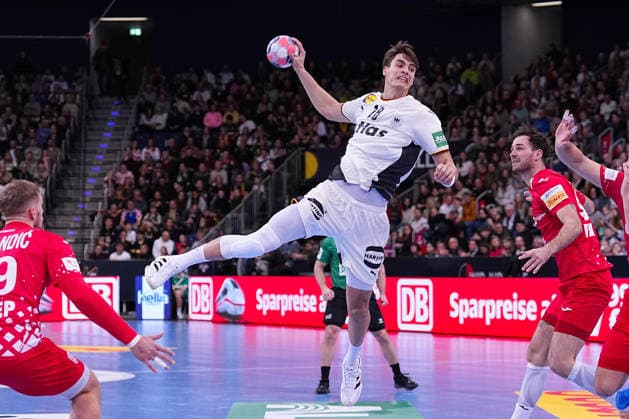 11.01.2026, xydrx, Handball, Herren Länderspiel, Deutschland - Kroatien, ZAG Arena: Julian Koester (GER 18) Niedersachsen Deutschland