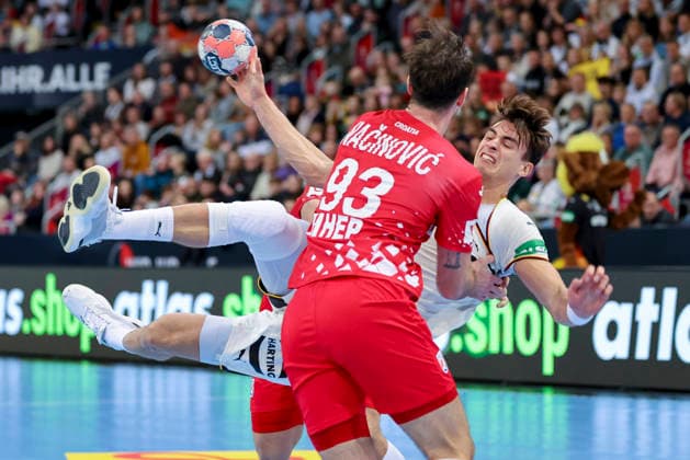 Veron Nacinovic (Croatia) und Julian Koester (Germany) kaempfen um den Ball, Friendly match, Germany vs Croatia, ZAG Arena am 11. January 2026 in Hannover, Deutschland. (Foto von Marco Steinbrenner DeFodi Images) Veron Nacinovic (Croatia) und Julian Koester (Germany) battle for the ball, Friendly match, Germany vs Croatia, ZAG Arena, January 11, 2026 in Hannover, Germany. (Photo by Marco Steinbrenner DeFodi Images) -