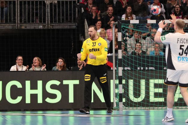 11.01.2026, xgox, Handball, Länderspiel, Deutschland - Kroatien v.l. Andreas Wolff (Deutschland, 33) Jubelt ueber gehaltenen Ball, abgewehrt, gehalten, Torhueter Hannover
