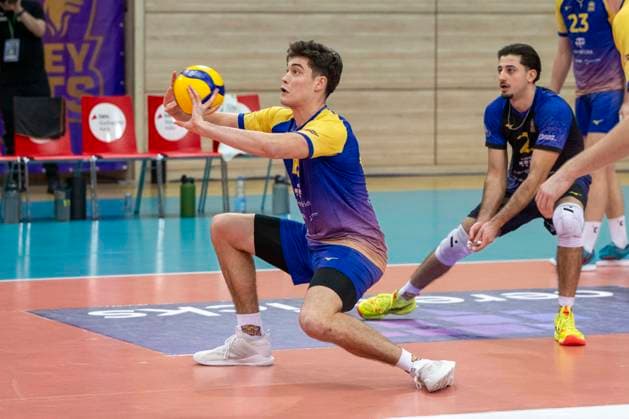 1.Volleyball Bundesliga -Saison 2025 2026 Cerebricks Volley Goats Mitteldeutschland vs.SVG Lüneburg Halle, Deutschland 11. Januar 2026: Im Bild:Sebastian Lara (Bitterfeld) und Arshia Feizollahi (Bitterfeld) Halle Saale swh.Arena Sachsen-Anhalt Deutschland