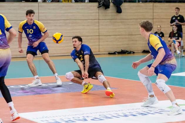 1.Volleyball Bundesliga -Saison 2025 2026 Cerebricks Volley Goats Mitteldeutschland vs.SVG Lüneburg Halle, Deutschland 11. Januar 2026: Im Bild:v.li.Erik Brand (Bitterfeld) und Arshia Feizollahi (Bitterfeld) Halle Saale swh.Arena Sachsen-Anhalt Deutschland