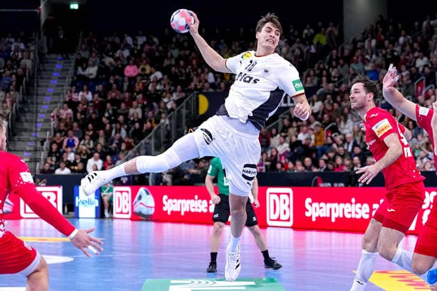 11.01.2026, xydrx, Handball, Herren Länderspiel, Deutschland - Kroatien, ZAG Arena: Julian Koester (GER 18) Niedersachsen Deutschland