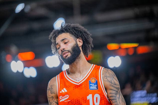 1. Basketball Bundesliga, easyCredit BBL, Saison 2025 2026, Herren, Hauptrunde, 15. Spieltag, 11.01.2026, RASTA Vechta - Fitness First Würzburg Baskets Tevin Brown ( 10 - RASTA Vechta) während der Partie Vechta RASTA Dome Niedersachsen Deutschland
