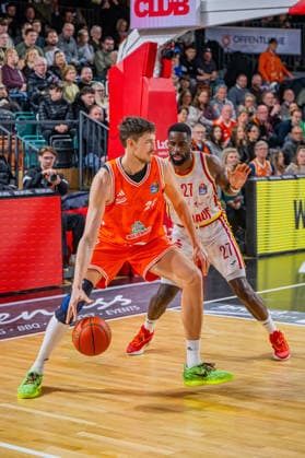 1. Basketball Bundesliga, easyCredit BBL, Saison 2025 2026, Herren, Hauptrunde, 15. Spieltag, 11.01.2026, RASTA Vechta - Fitness First Würzburg Baskets Tibor Pleiß ( 22 - RASTA Vechta) in Aktion Vechta RASTA Dome Niedersachsen Deutschland