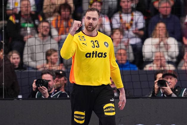 11.01.2026, xydrx, Handball, Herren Länderspiel, Deutschland - Kroatien, ZAG Arena: Andreas Wolff (GER 33) jubelnd Niedersachsen Deutschland