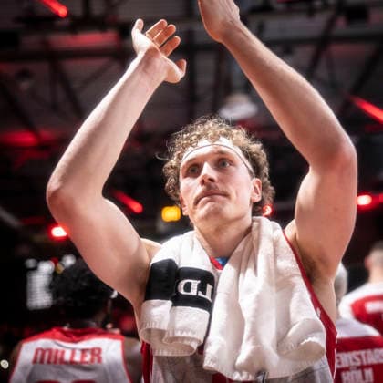 Barmer 2. Basketball Bundesliga ProA: Rheinstars Koeln vs. BBC Bayreuth, 11.01.26 Köln, 11.01.26 - Adam John Paige (RheinStars Köln, 13, PF) feiert den Sieg nach dem Spiels der Barmer 2. Basketball Bundesliga ProA: Rheinstars Koeln vs. BBC Bayreuth in der Motor World in Köln. Copyright: xBEAUTIFULxSPORTS AxelxKohringx