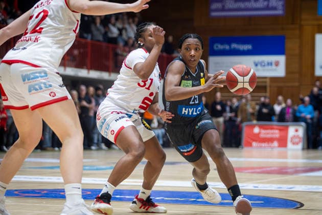 Saarlouis Royals Nr. 25 Martha Ann Burse - GiroLive Panthers Osnabrück 73:65 Saarlouis Royals. - 1. Damen Basketball Bundesliga 1DBBL Panthers gegen Royals