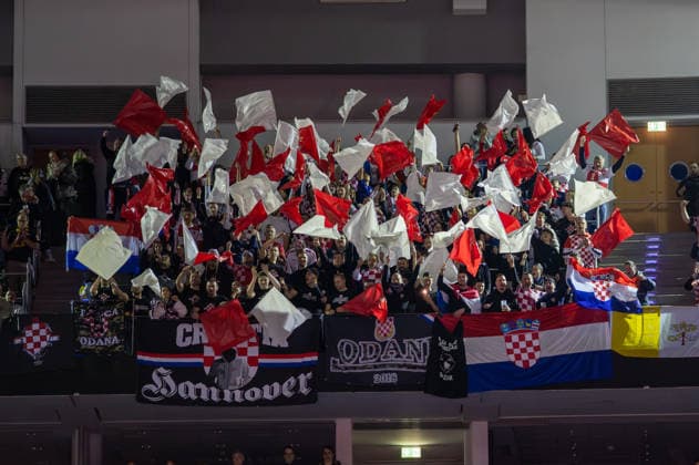 Deutschland, Handball, EHF Freundschaftsspiel, Deutschland - Kroatien am 11.01. in Hannover (ZAG-Arena): Fans Block Kroatien Copyright: xSvenxHeidmannx