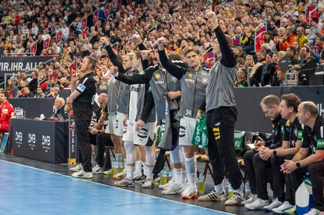 Deutschland, Handball, EHF Freundschaftsspiel, Deutschland - Kroatien am 11.01. in Hannover (ZAG-Arena): Das DHB-Team bejubelt einen Treffer. Copyright: xSvenxHeidmannx