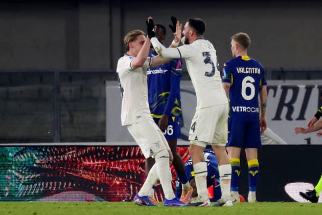 Verona™s Victor Nelsson™s own goal 0-1 , Lazio celebration during the Serie A soccer match between Hellas Verona and Lazio at the Bentegodi Stadium in Verona, north west Italy - Sunday , January 11 , 2026. - Soccer .  Copyright: xPaolaxGarbuio Lapressex