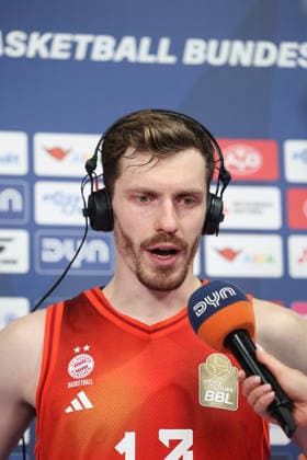 Andreas Obst (FC Bayern Basketball, 13) beim Interview nach dem Spiel, GER, FC Bayern Basketball vs. Telekom Baskets Bonn, Basketball, easycredit Basketball Bundesliga, 15. Spieltag, Saison 2025 2026, 11.01.2026, GER, FC Bayern Basketball vs. Telekom Baskets Bonn, Basketball, easycredit Basketball Bundesliga, 15. Spieltag, Saison 2025 2026, 11.01.2026 Muenchen Copyright: xEibner-Pressefoto JennixMaulx EP_JML