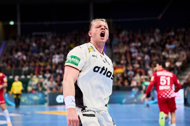 Handball-Herren-Laenderspiel - Deutschland - Kroatien am 11.01.2026, Tor für Deutschland durch Justus Fischer ( 54 Deutschland) Hannover ZAG arena Niedersachsen Deutschland