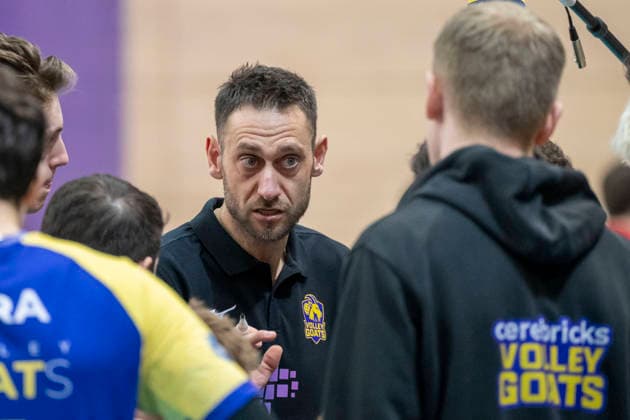 1.Volleyball Bundesliga -Saison 2025 2026 Cerebricks Volley Goats Mitteldeutschland vs.SVG Lüneburg Halle, Deutschland 11. Januar 2026: Im Bild:Mitte Trainer Christian Imhoff (Bitterfeld) Halle Saale swh.Arena Sachsen-Anhalt Deutschland