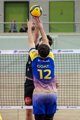 1.Volleyball Bundesliga -Saison 2025 2026 Cerebricks Volley Goats Mitteldeutschland vs.SVG Lüneburg Halle, Deutschland 11. Januar 2026: Im Bild:v.li.Ethan Champlin (Lueneburg) und Paul Klimm (Bitterfeld) Halle Saale swh.Arena Sachsen-Anhalt Deutschland