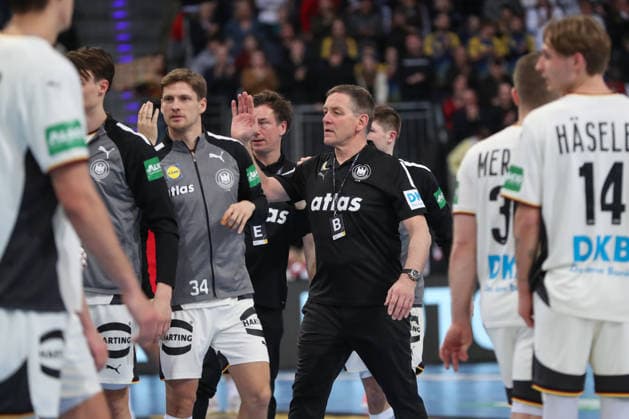 11.01.2026, xgox, Handball, Länderspiel, Deutschland - Kroatien v.l. Alfred Gislason (Deutschland, Trainer) Hannover