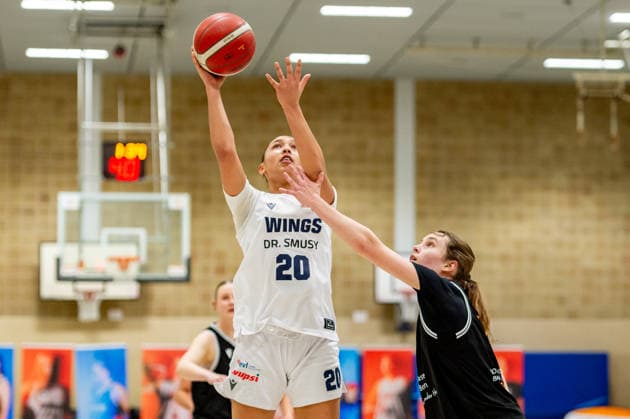 Macy Ridder (Wings Leverkusen,No.20) am Korb in Aktion DEU, Leverkusen, 11.01.2026 Basketball, Damen 2.Bundesliga Nord, 14. Spieltag, Wings Leverkusen - Talents BonnRhöndorf