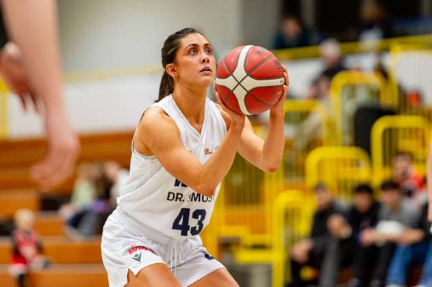 Freiwurf Natalie Villaflor (Wings Leverkusen,No.43) DEU, Leverkusen, 11.01.2026 Basketball, Damen 2.Bundesliga Nord, 14. Spieltag, Wings Leverkusen - Talents BonnRhöndorf