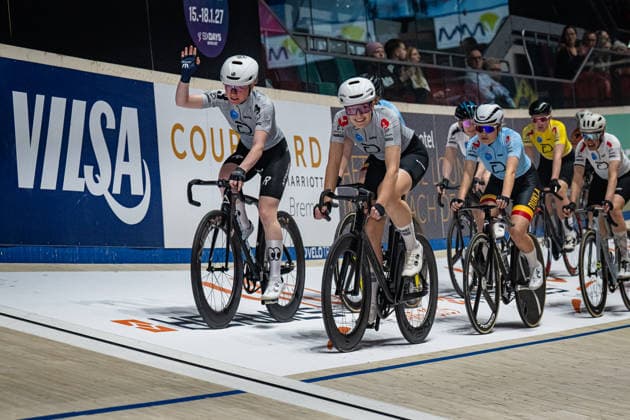 CLEVERS Marlene, SIGMUND Marla: Sixdays Bremen 2026 Team 3 - CLEVERS Marlene ( GER ) - Black - SIGMUND Marla ( GER ) - Red Querformat - quer - horizontal - Landscape - Event Veranstaltung: Sixdays Bremen 2026 - Category Kategorie: Cycling - Track cycling, Rad, Radsport, Bahnrad, Bahn Sixdays - Elite Women - Location Ort: Europe Germany - Bremen - ÖVB Arena - Discipline: Teampresentation - Distance: ... m - Date Datum: 11.01.2026 Sunday Day 3 -