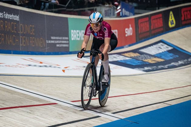 ABMA Maureen: Sixdays Bremen 2026 Team 5 - ABMA Maureen ( NED ) - Black - Querformat - quer - horizontal - Landscape - Event Veranstaltung: Sixdays Bremen 2026 - Category Kategorie: Cycling - Track cycling, Rad, Radsport, Bahnrad, Bahn Sixdays - Elite Women - Location Ort: Europe Germany - Bremen - ÖVB Arena - Discipline: Points Race - Distance: ... m - Date Datum: 11.01.2026 Sunday Day 3 -