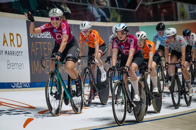 ABMA Maureen, SELVA Francesca: Sixdays Bremen 2026 Team 5 - ABMA Maureen ( NED ) - Black - SELVA Francesca ( GER ) - Red Querformat - quer - horizontal - Landscape - Event Veranstaltung: Sixdays Bremen 2026 - Category Kategorie: Cycling - Track cycling, Rad, Radsport, Bahnrad, Bahn Sixdays - Elite Women - Location Ort: Europe Germany - Bremen - ÖVB Arena - Discipline: Teampresentation - Distance: ... m - Date Datum: 11.01.2026 Sunday Day 3 -